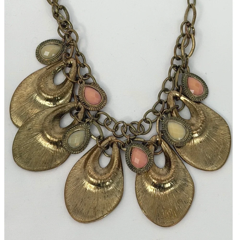 Eva Mendes by NY & Co Antique Gold Tone Bib Necklace Peach Cream Teardrop 103-09